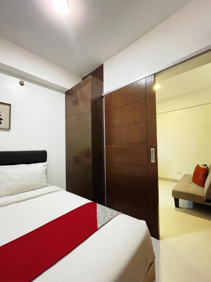 Airo Suites Makati Pasay Exterior photo