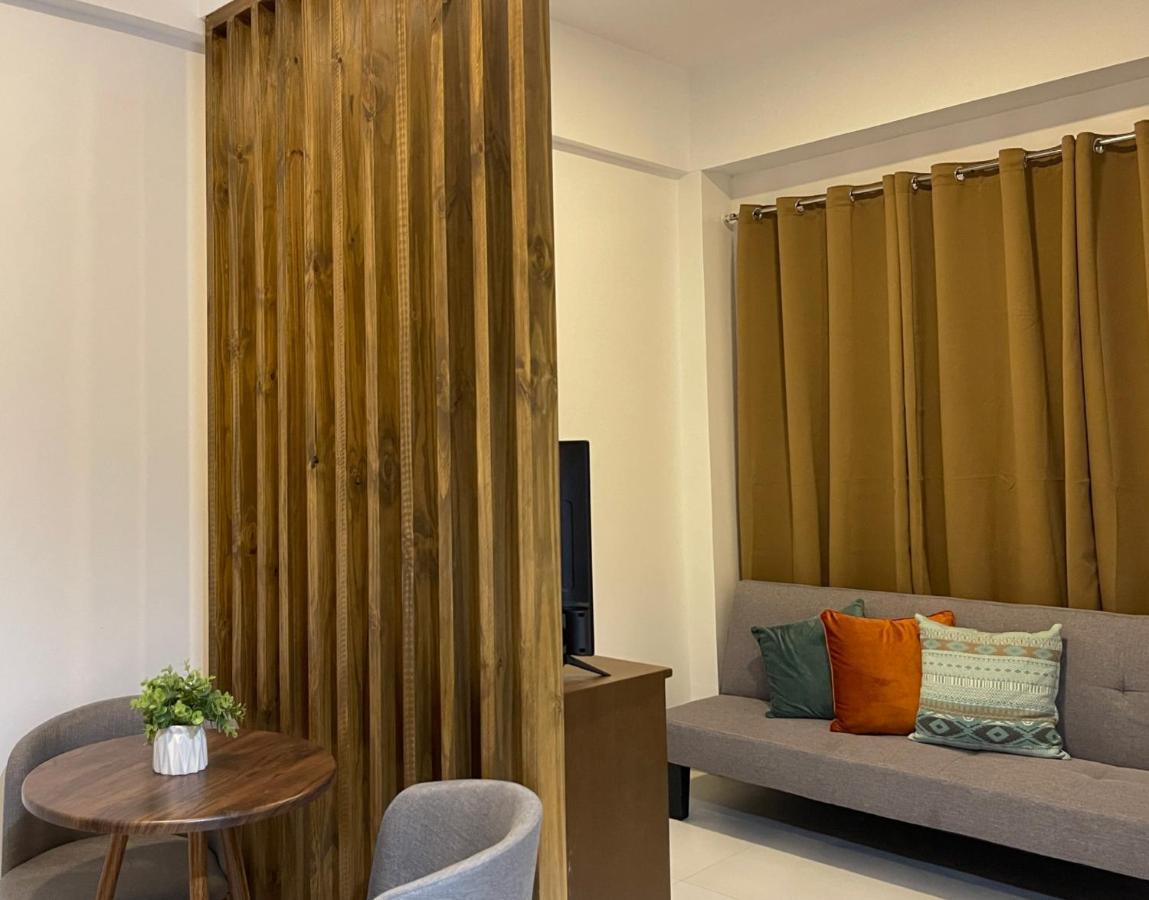 Airo Suites Makati Pasay Exterior photo