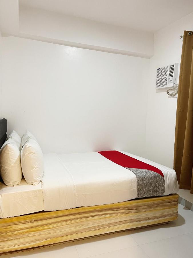 Airo Suites Makati Pasay Exterior photo