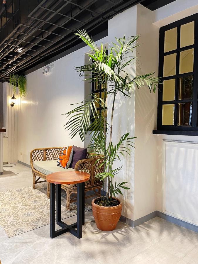 Airo Suites Makati Pasay Exterior photo