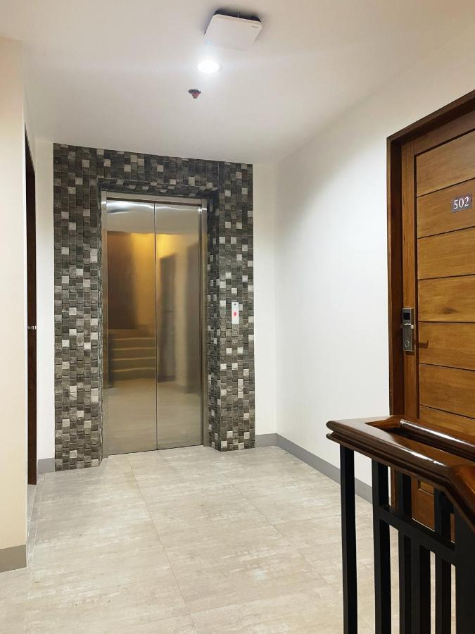 Airo Suites Makati Pasay Exterior photo