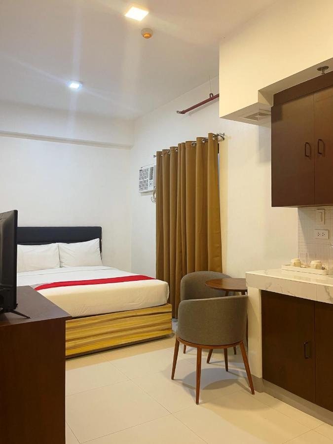 Airo Suites Makati Pasay Exterior photo