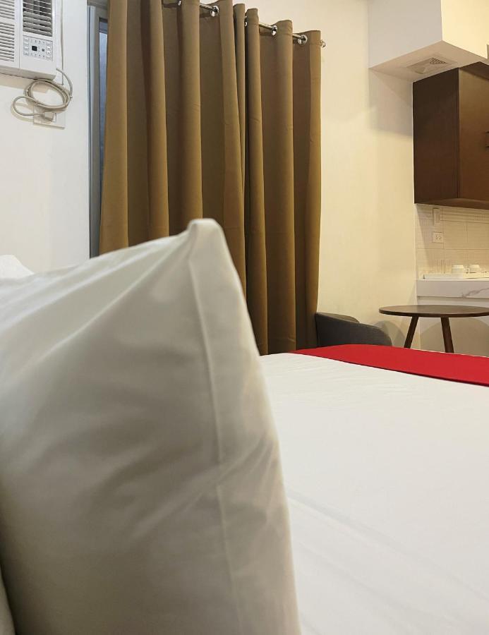 Airo Suites Makati Pasay Exterior photo
