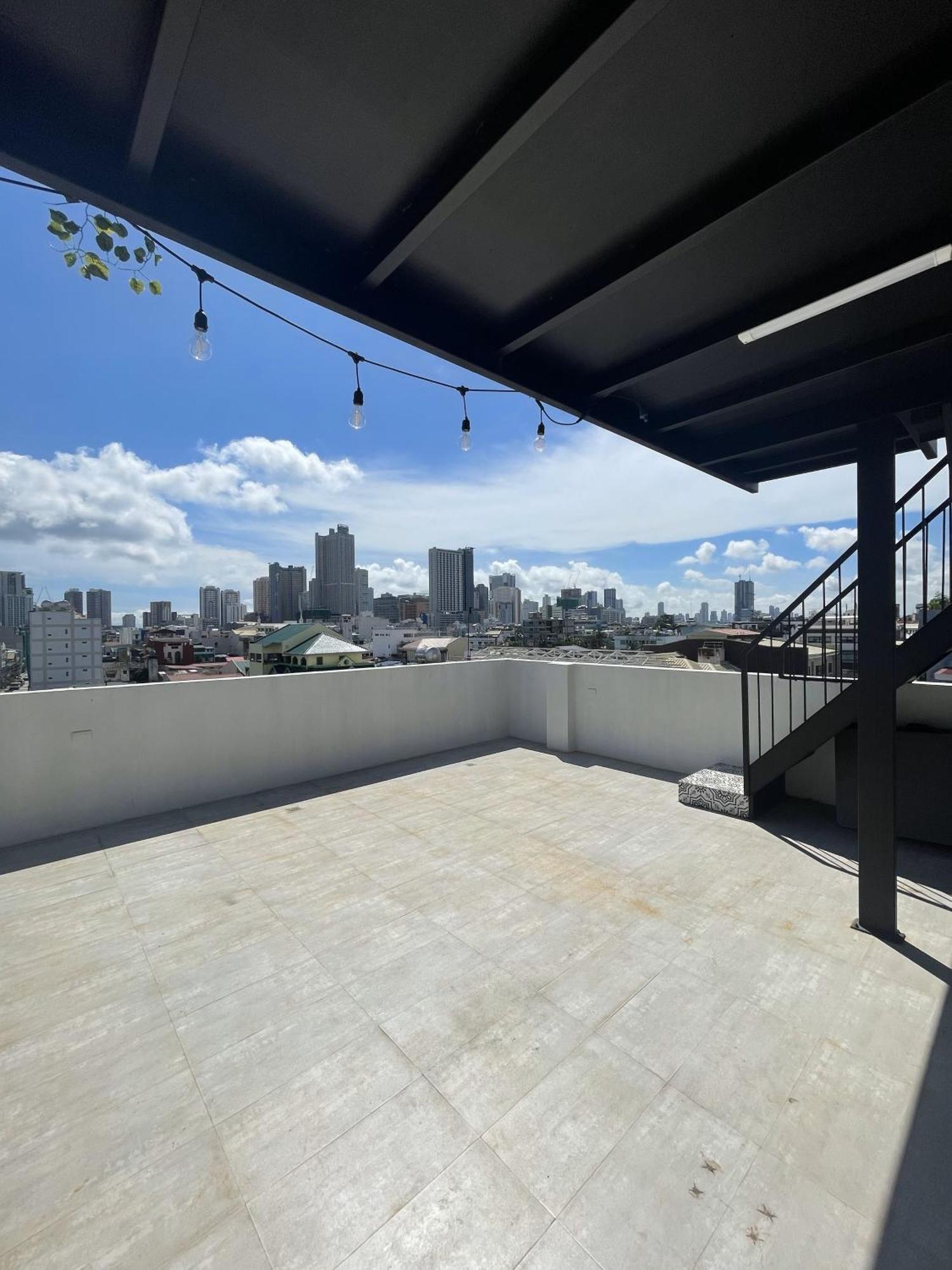 Airo Suites Makati Pasay Exterior photo